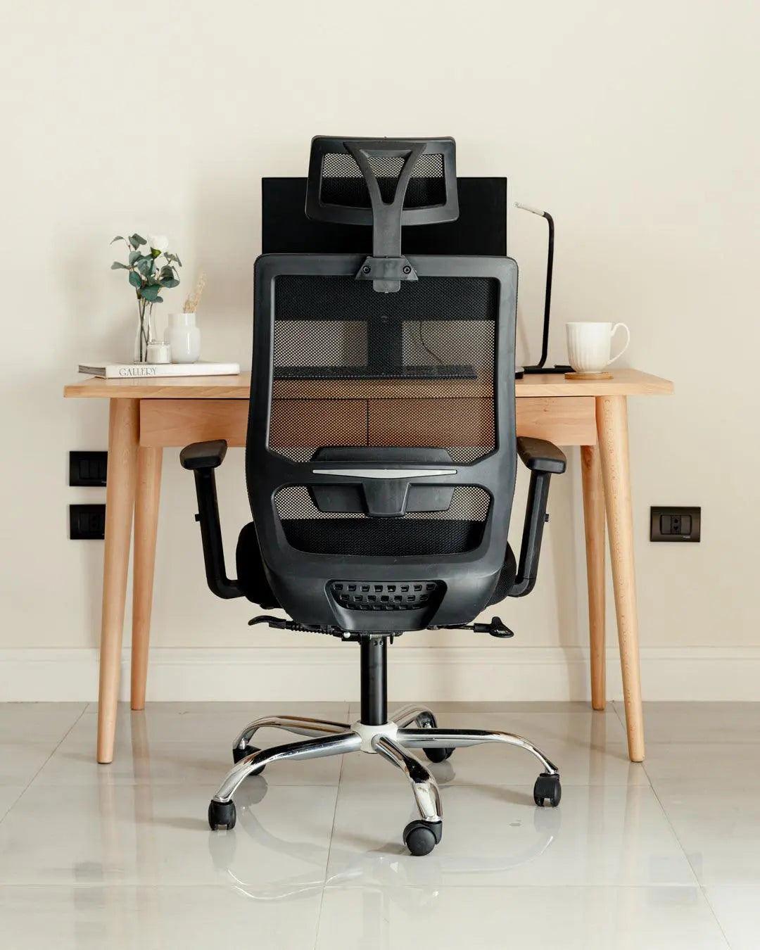 M5 Black Mesh Chair Wasilaah