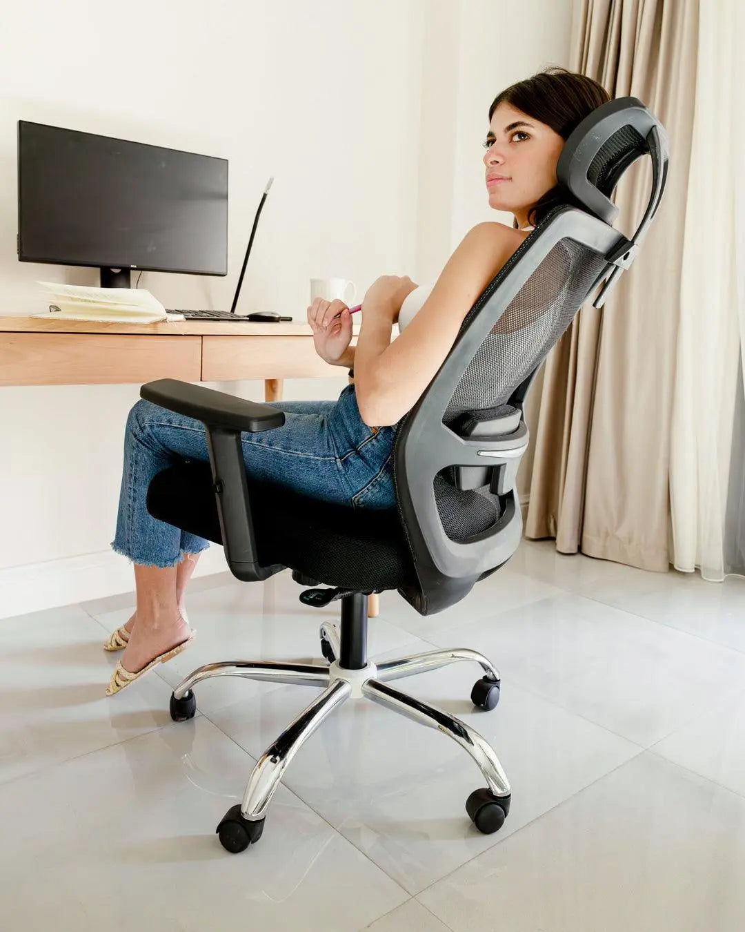 M5 Black Mesh Chair Wasilaah